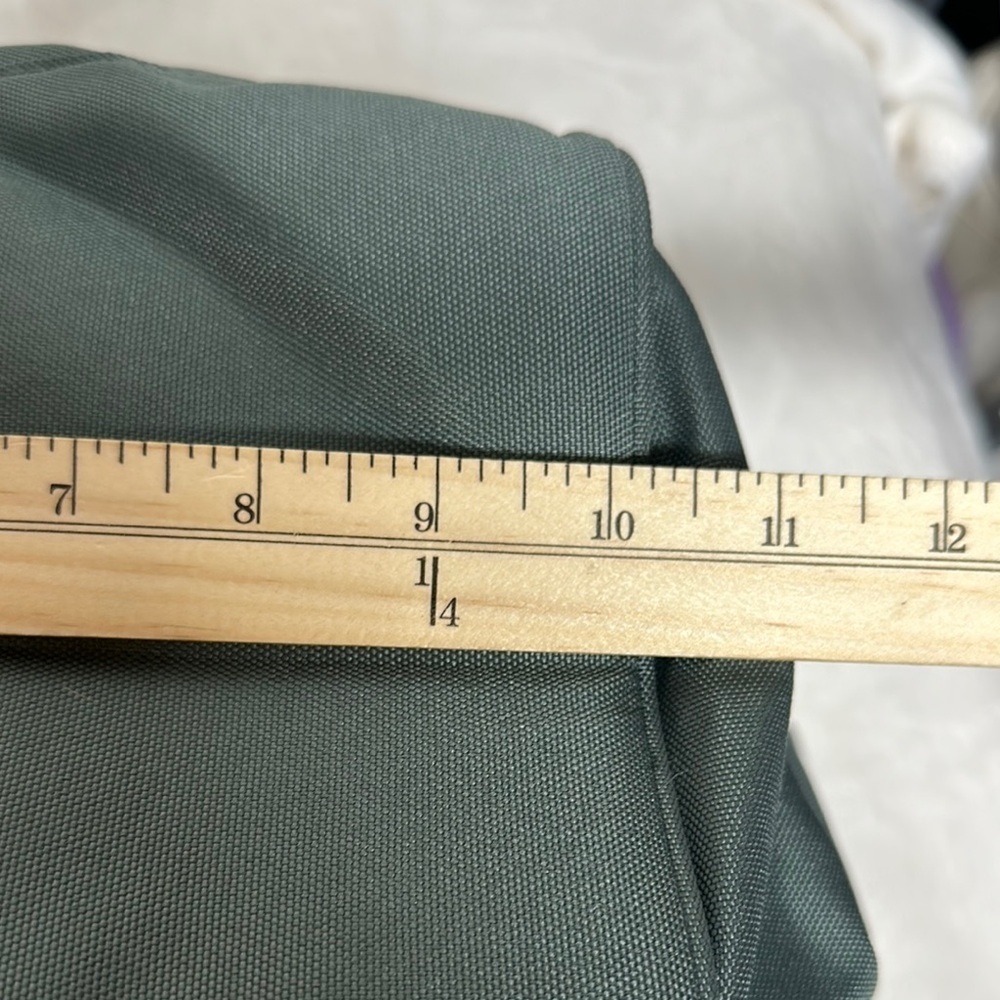 DSW Green Backpack with Durable Design - Picture 10 of 11